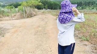 Địt mấy em gái dâm đi làm đồng vú to lồn ngon bú mút nhau dâm đãng kích thích