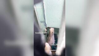 Vợ Chơi shipper Grab cho chồng nhìn trộm 2