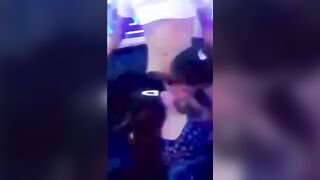 karaoke bolero mà có 2 em bú thì thứ gì chịu nỗi