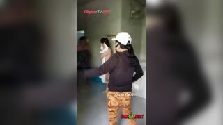 Vợ đi đánh ghen chồng đi chơi gái cả nhà cùng nhau đi bắt ghen