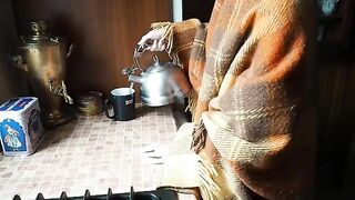 Thiếu nữ 18 rên rỉ trong bếp vào buổi sáng