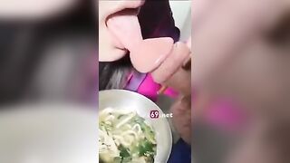 Độc lạ gái dâm lấy con cặc chấm mỳ tôm dâm đãng kích thích dâm đãng