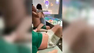 Vài cảnh nóng các em tay vịn quán hát