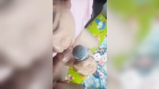 Karaoke tại gia 1 mic hát một mic để bú
