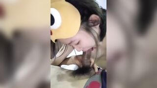 Gái teen sinh viên năm nhất lần đầu được làm tình ngây thơ làm gì cũng phải bảo