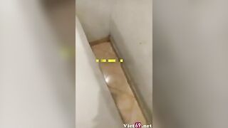 Chuốc say bạn thân rồi đưa vào khách sạn mò vú xong địt