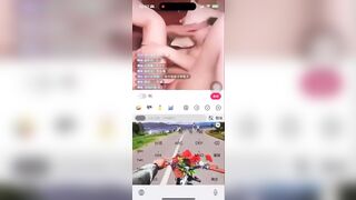 Sex Hot Douyin Live Bạn Trai Móc Lồn Nhầm Ứng Dụng