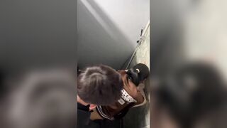 Quay lén cặp đôi địt nhau trong nhà vệ sinh full 👇👇👇 mô tả