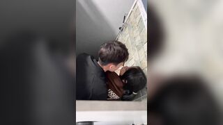 Quay lén cặp đôi địt nhau trong nhà vệ sinh full 👇👇👇 mô tả
