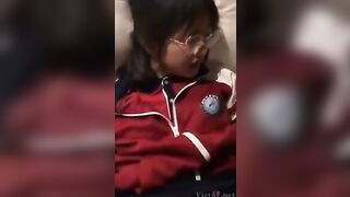 Địt em học sinh cấp 3 đeo kính cận mặt dâm lồn non siêu dâm