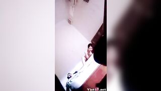 Hack cam: quay cảnh chủ massage cho khách tại phòng nhà tr