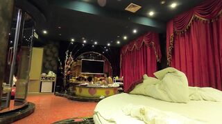 Dẫn em gái Loli mới quen đi dạo rồi gạ em nó đi khách sạn để quan hệ tình dục P.1