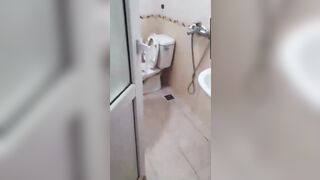 Địt mấy nháy mà con vợ múp vẫn móc lồn thủ dâm kích thích