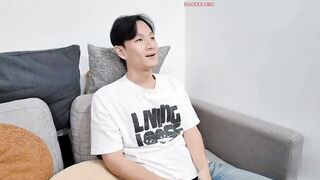 Chàng độc thân mua búp bê tình dục