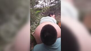 Bú lồn chị khoá trên đít căng giữa rừng
