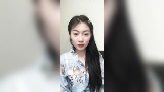 Call video cùng em gái dâm vú to lồn ngon nhiều nước mặt dâm
