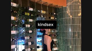 Dắt cô bạn thân đi ăn rồi nó thưởng cho bú cu P3