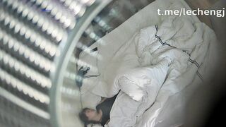 Đặt camera quay lén trg khách sạn phát hiện 2 em học sinh mới lớn tập địt còn cosplay