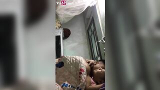 Bóp vú bắt con Bạn Bú cu, Nó chê bẩn Ko bú Dỗi Nó ko cho djt nhau vào lồn