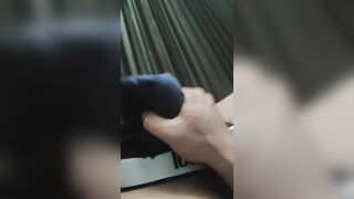Thanh niên thèm bú lồn thủ dâm trên võng