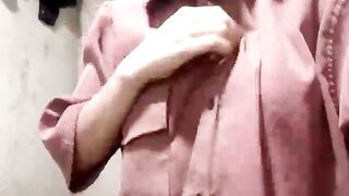 nay em show ngực