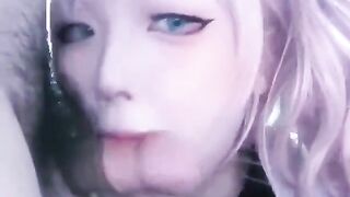 Gái xinh cosplayer bú con cặc ngắn