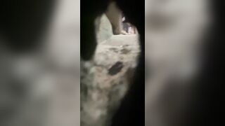 Em hàng xóm tắm