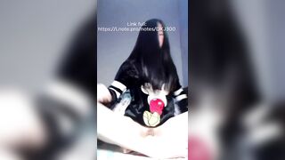 Ăn cắp được clip con em gái thẩm du khoe lồn non của nó