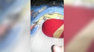 Lén sục cu lúc mẹ đang ngủ