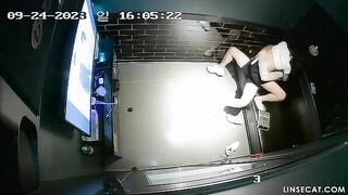 2 em học sinh địt nhau trong quán hát bị quay lén dâm đãng