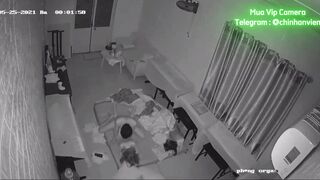 Hack Camera Nửa Đêm Nứng Đè Vợ Dâm Ra Địt