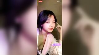 Tiktok Pô Lộ Vú Khi Live
