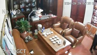 Thầy giáo, chủ tịch được ngưỡng mộ nhất lúc này