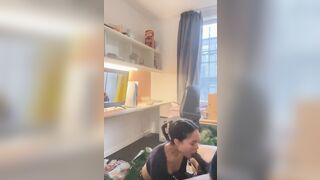 Châu Á nhỏ bé bú con cặc to tây đen 8