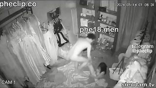 Quay lén chủ shops quần áo vú to lồn múp địt nhau với khách dâm đãng kích thích