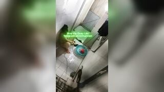 Quay Lén Chị Gái Nứng Lồn Lấy Vòi Nước Thủ Dâm