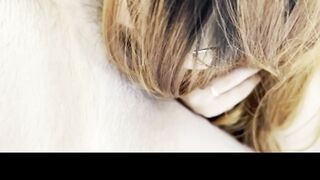 Em teen kính cận lần nào anh cũng quay mặt em đút sâu vào miệng suýt ó