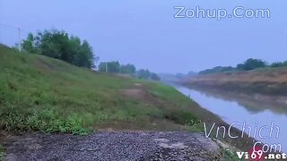 Nghiện Public, E HS 17 Tuổi Khoả thân Đi Quanh thành Phố Thủ dâm Bắn nước djt nhau