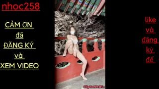 Em gái đi du lịch nứng lồn quá thủ dâm ở ngoài luôn bị anh trai phát hiện và cái kết