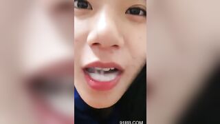 Bé nữ sinh nứng lắm rồi mà chịch thì anh không chịu cứ hôn hít