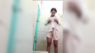 Em gái xinh show