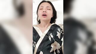 cái lồn ướt đẫm dâm thủy của chị hàng xóm