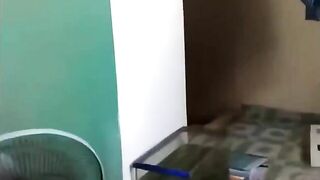 Chồng dân vợ đi chơi xong vào nhà nghỉ cho bạn thân địt tê lồn dâm đãng kích thích