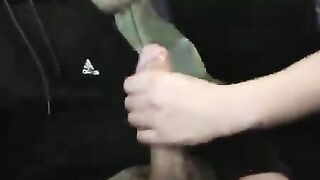 Sục cặc trước mặt người lạ gặp phải em gái dâm đãng hàng ngon siêu dâm