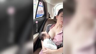Em gái Đi trên xe cho con bú gạ tài xế địt và cái kết về nhà  sướng lồn