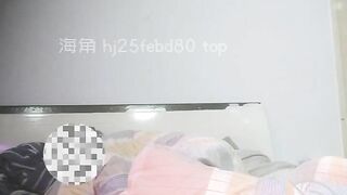 Đg nằm nghỉ ngơi thì bất ngờ c dâu vào phòng đè ra bú cu nên phải vụng trộm vs c