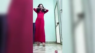 Cô giáo dạy cấp3 vú to lồn múp khoe hàng gạ địt học trò siêu dâm đãng kích thích