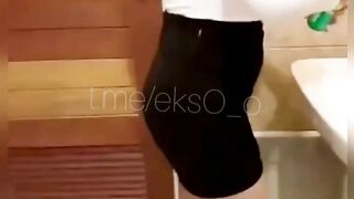 Sex Nhậu Phòng Vip Gạ Được Em Tiếp Thị Bia 333 Vào Vệ Sinh Chịch Vội