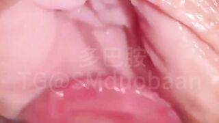 Cận cảnh liếm cái lồn hồng hào dâm đãng nhiều nước