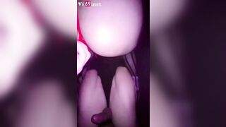 Mới tặng em bộ đồ mang ra thử luôn còn bắt em chào các anh đang xem online nữa 3